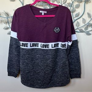 ❤️Inspired Hearts LOVE v-neck sweatshirt L CLEARANCE